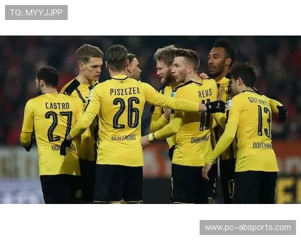 德甲俱乐部营收结构分析:商业赞助与欧冠奖金成增长引擎 德甲俱乐部营收结构分析:商业赞助与欧冠奖金成增长引擎